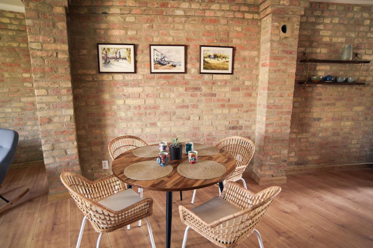 Art Gallery Apartment Nove Zamky Exterior photo