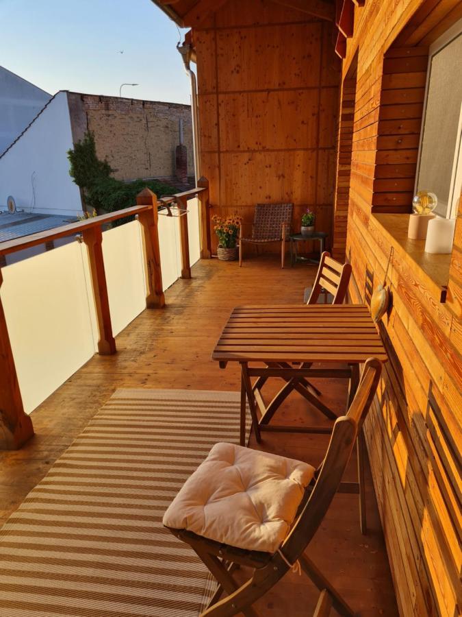 Art Gallery Apartment Nove Zamky Exterior photo